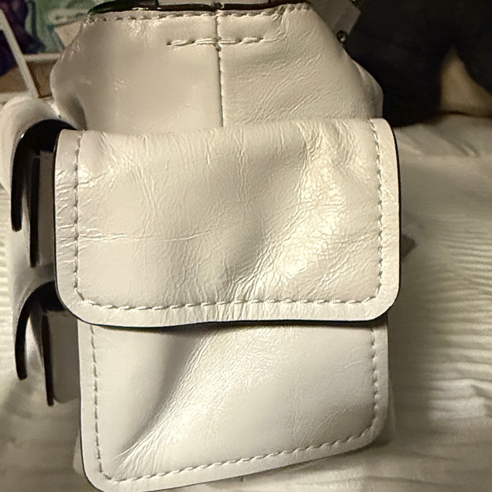 Michael Kors White Leather Multi-Pocket Crossbody - Picture 4 of 6
